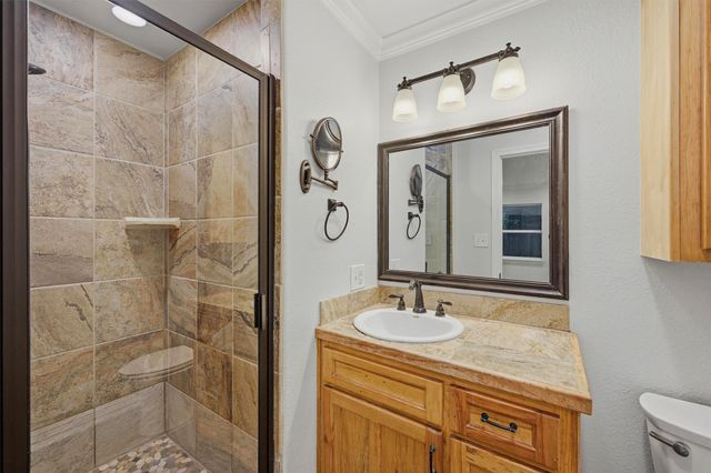 909 Thatcher Street, Denison, TX 75020