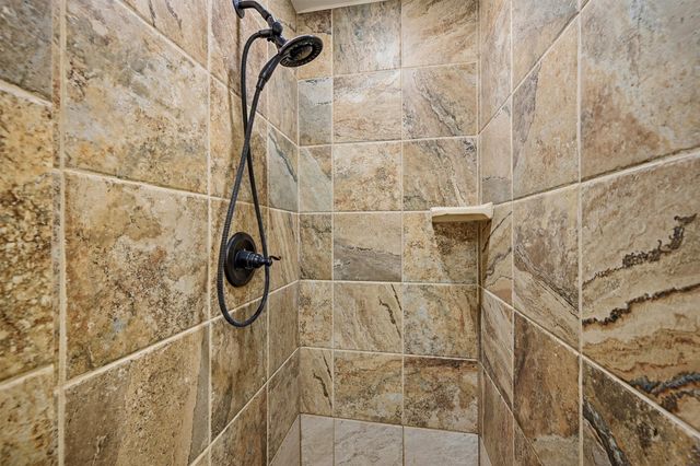 909 Thatcher Street, Denison, TX 75020