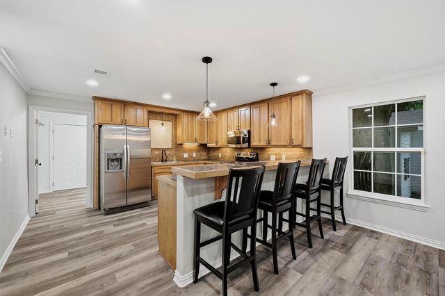 909 Thatcher Street, Denison, TX 75020