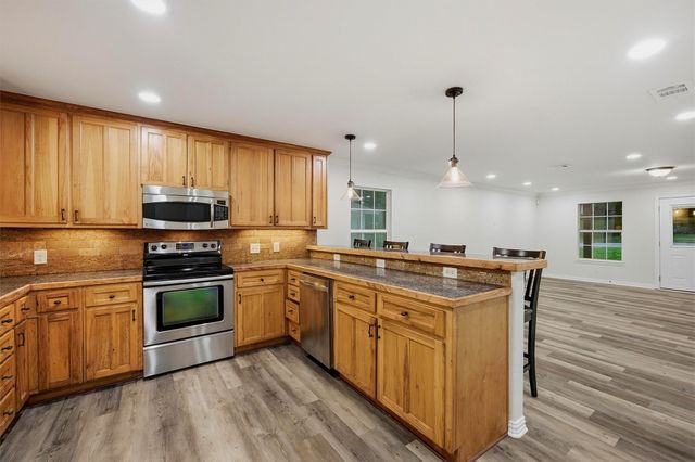 909 Thatcher Street, Denison, TX 75020