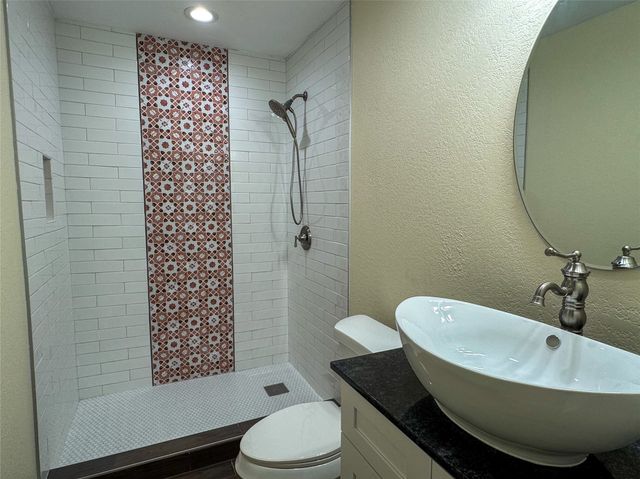 1228 Kennie Drive, Commerce, TX 75428