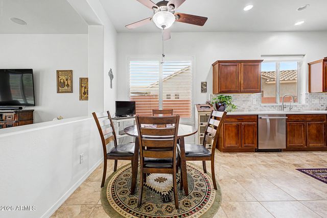 18168 W ECHO Lane, Waddell, AZ 85355