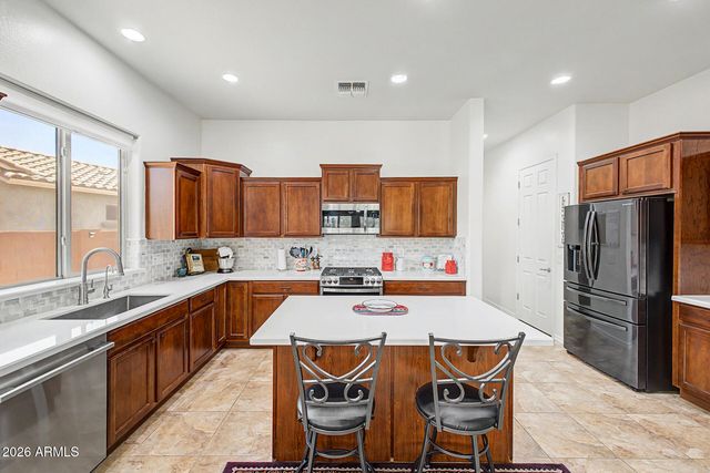 18168 W ECHO Lane, Waddell, AZ 85355