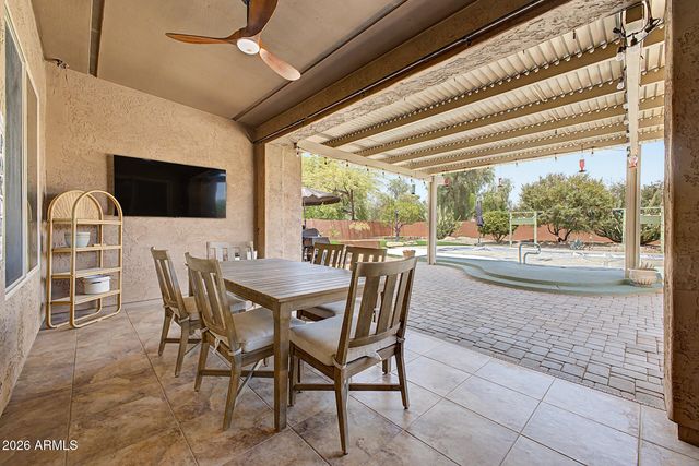18168 W ECHO Lane, Waddell, AZ 85355