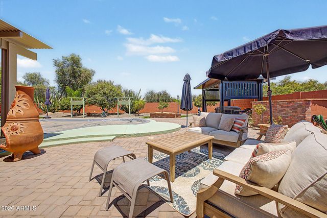 18168 W ECHO Lane, Waddell, AZ 85355