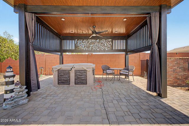 18168 W ECHO Lane, Waddell, AZ 85355