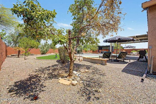 18168 W ECHO Lane, Waddell, AZ 85355