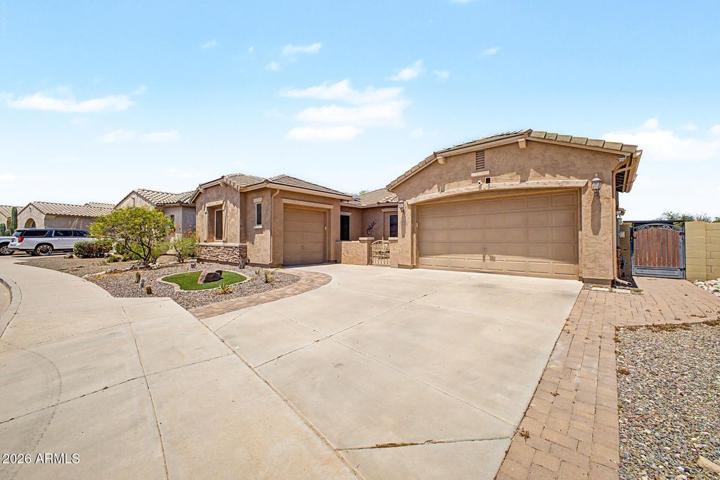 18168 W ECHO Lane, Waddell, AZ 85355 — photo 2