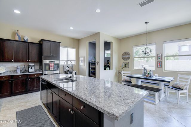 2813 E MUIRFIELD Street, Gilbert, AZ 85298