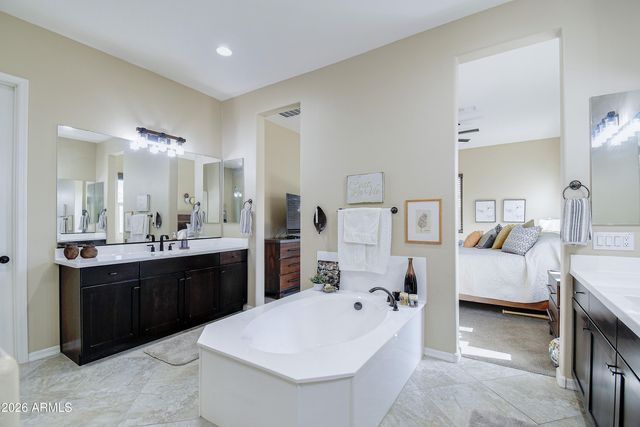 2813 E MUIRFIELD Street, Gilbert, AZ 85298