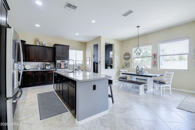 2813 E MUIRFIELD Street, Gilbert, AZ 85298