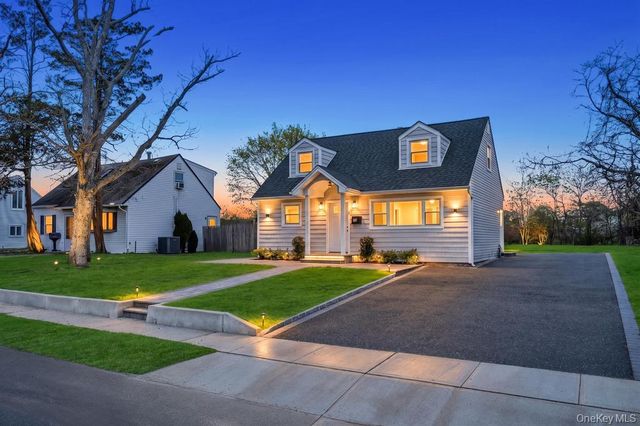 69 Parkway Boulevard, Wyandanch, NY 11798