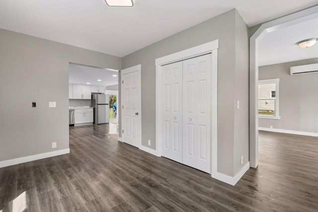 2587 2nd Avenue E, North Saint Paul, MN 55109