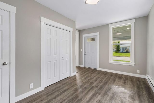 2587 2nd Avenue E, North Saint Paul, MN 55109