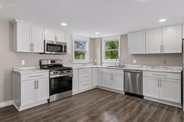 2587 2nd Avenue E, North Saint Paul, MN 55109