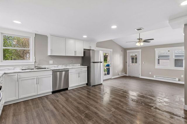 2587 2nd Avenue E, North Saint Paul, MN 55109