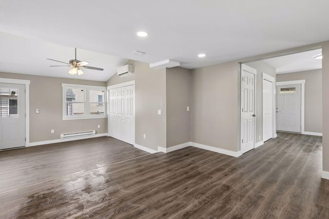 2587 2nd Avenue E, North Saint Paul, MN 55109