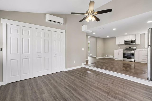 2587 2nd Avenue E, North Saint Paul, MN 55109