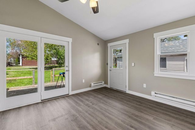 2587 2nd Avenue E, North Saint Paul, MN 55109