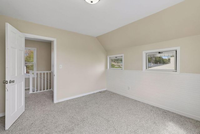 2587 2nd Avenue E, North Saint Paul, MN 55109