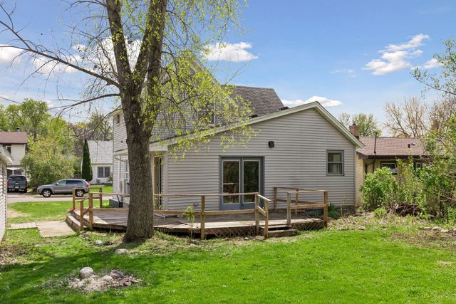 2587 2nd Avenue E, North Saint Paul, MN 55109