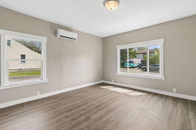 2587 2nd Avenue E, North Saint Paul, MN 55109