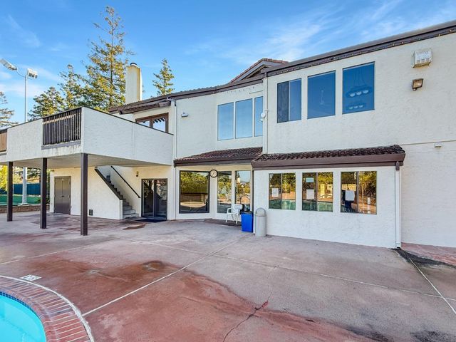 21239 Gary Drive 110, Castro Valley, CA 94546