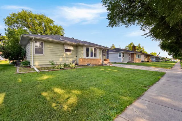 2113 7th Street N, Fargo, ND 58102
