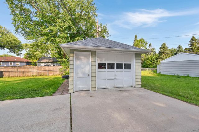 2113 7th Street N, Fargo, ND 58102