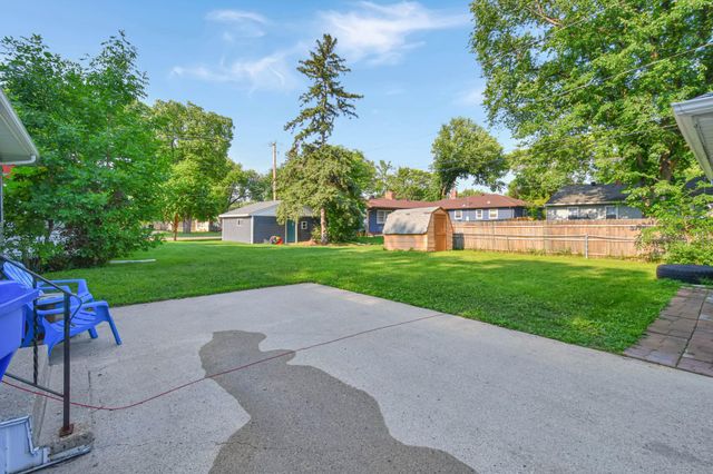 2113 7th Street N, Fargo, ND 58102