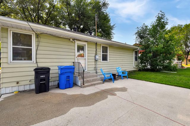 2113 7th Street N, Fargo, ND 58102