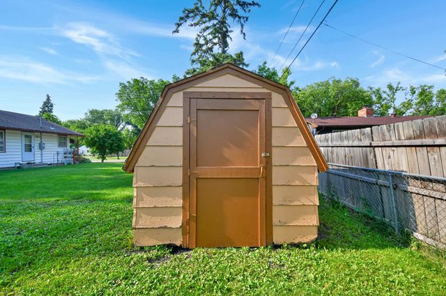 2113 7th Street N, Fargo, ND 58102