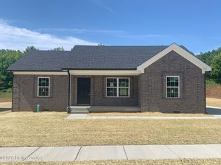 58 Democratic Ct, Radcliff, KY 40160
