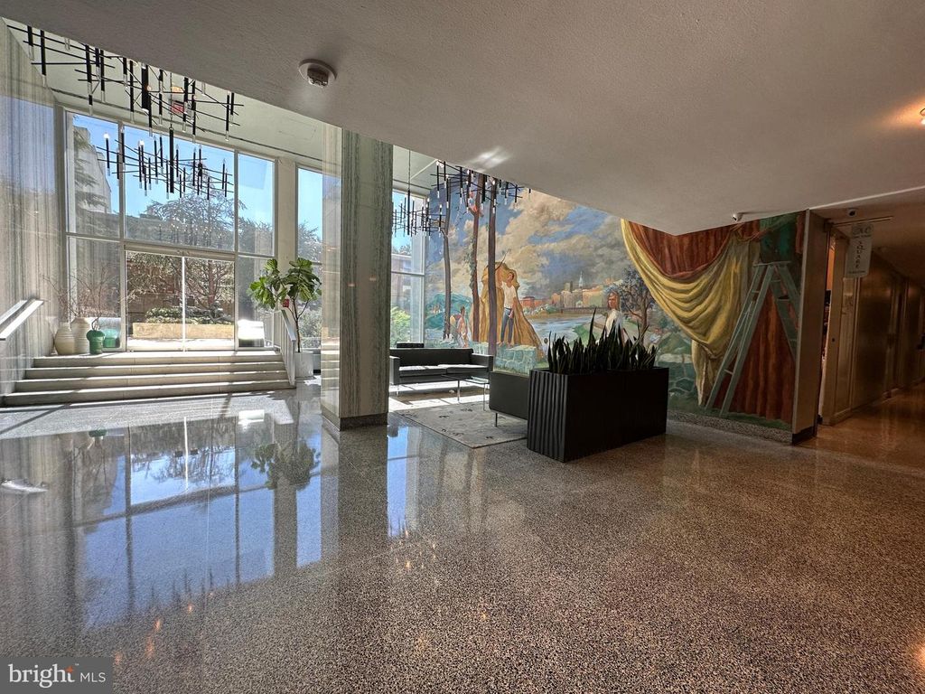 604 S Washington Sq Apt 1313, Philadelphia, PA 19106