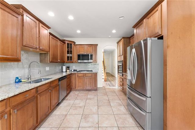 2868 Rolling Downs Way, Loganville, GA 30052