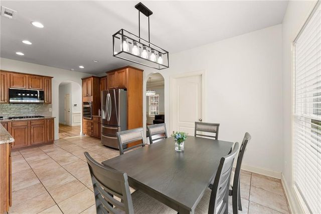 2868 Rolling Downs Way, Loganville, GA 30052