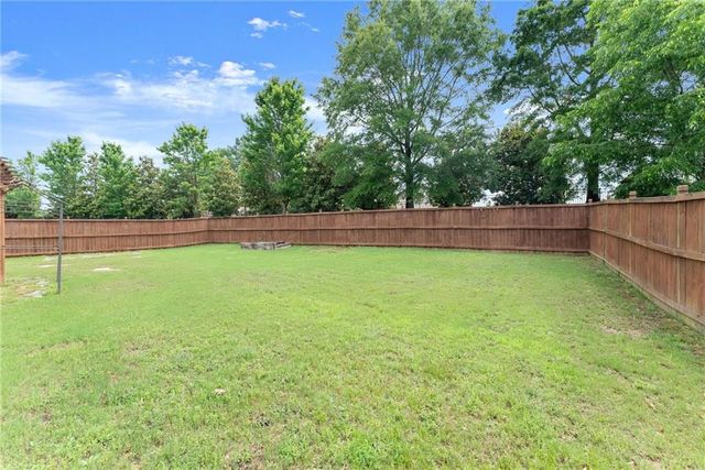 2868 Rolling Downs Way, Loganville, GA 30052
