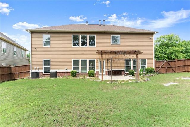 2868 Rolling Downs Way, Loganville, GA 30052
