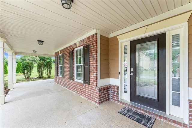 2868 Rolling Downs Way, Loganville, GA 30052