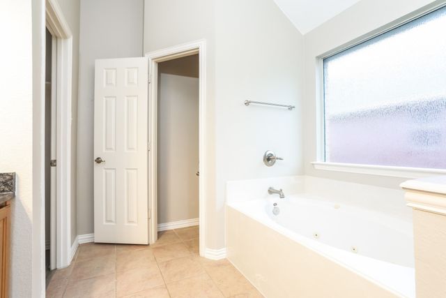 2240 Sparrow Hawk Court, Grand Prairie, TX 75052