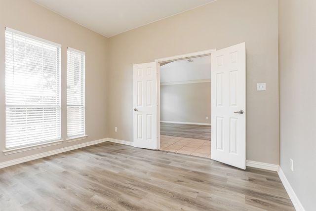 2240 Sparrow Hawk Court, Grand Prairie, TX 75052