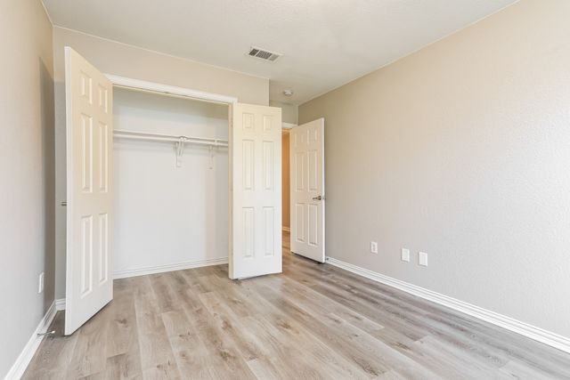 2240 Sparrow Hawk Court, Grand Prairie, TX 75052