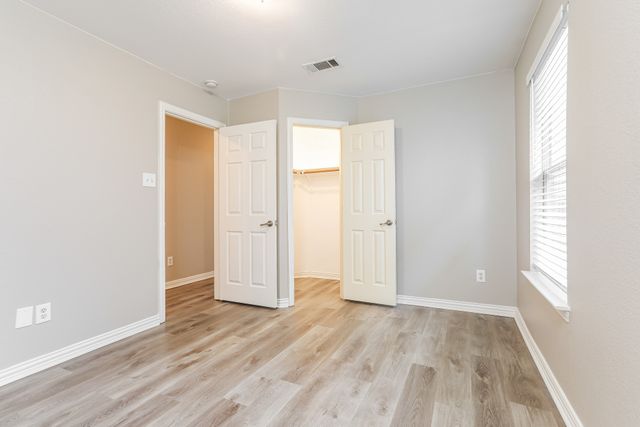 2240 Sparrow Hawk Court, Grand Prairie, TX 75052