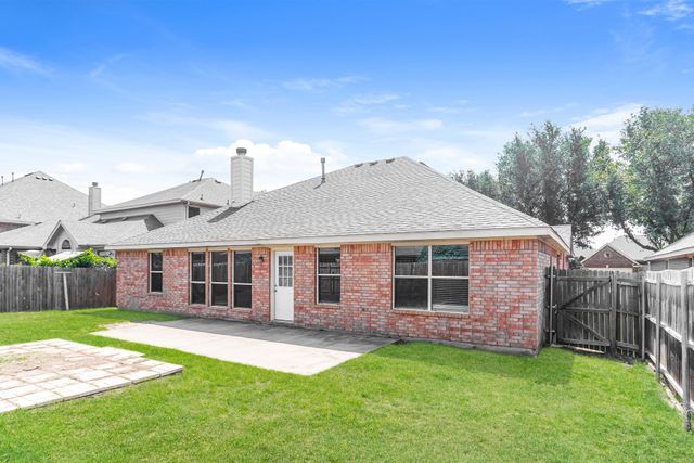 2240 Sparrow Hawk Court, Grand Prairie, TX 75052