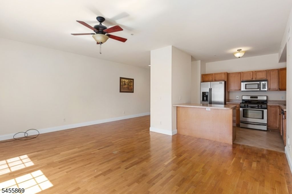 1677 Springfield Ave 2, Maplewood Twp., NJ 07040 — photo 2