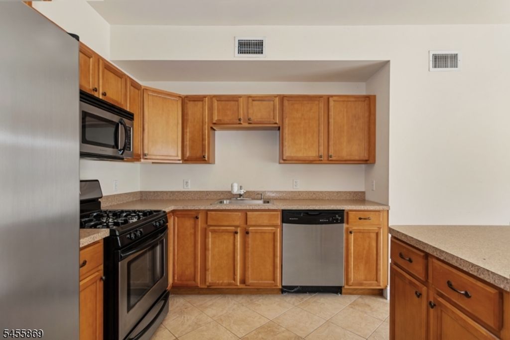1677 Springfield Ave 2, Maplewood Twp., NJ 07040 — photo 4