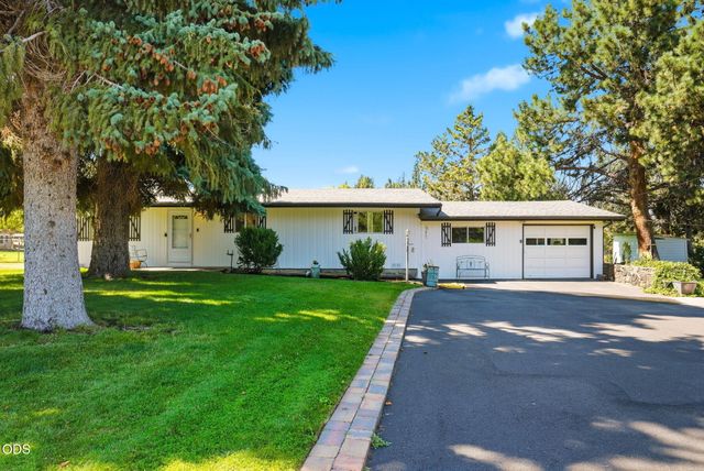 63825 Scenic Drive, Bend, OR 97703