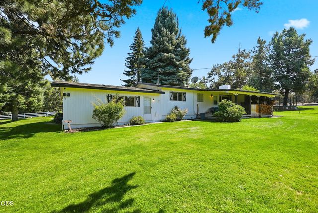63825 Scenic Drive, Bend, OR 97703