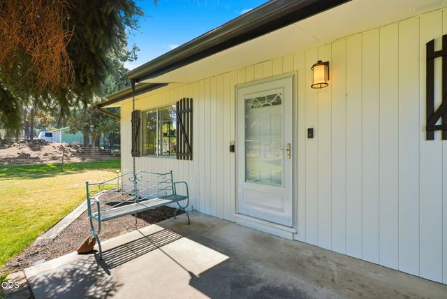 63825 Scenic Drive, Bend, OR 97703