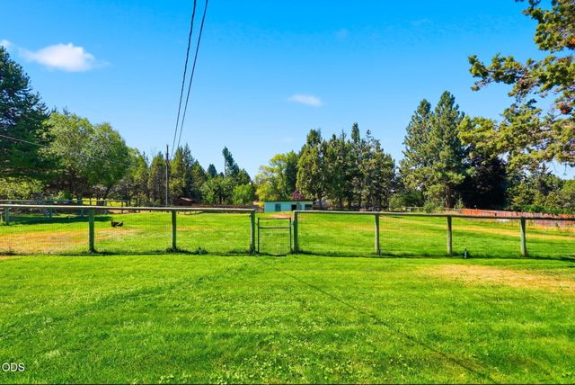 63825 Scenic Drive, Bend, OR 97703